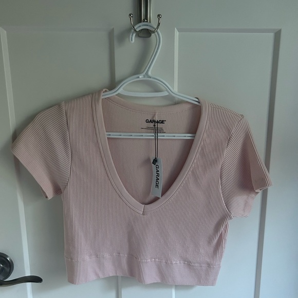 NWT Garage Sonia Seamless Plunge Tee - Picture 2 of 4